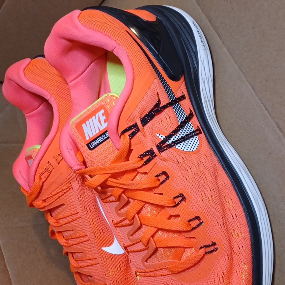 Nike Lunar Eclipse 5 size 8.5